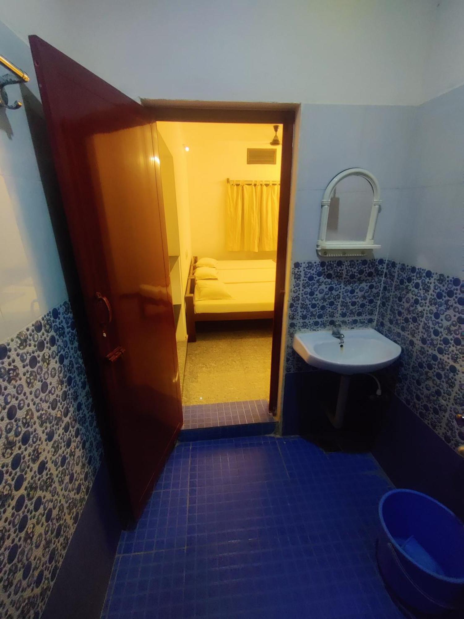 Lotus Garden Guest House Auroville Exterior foto